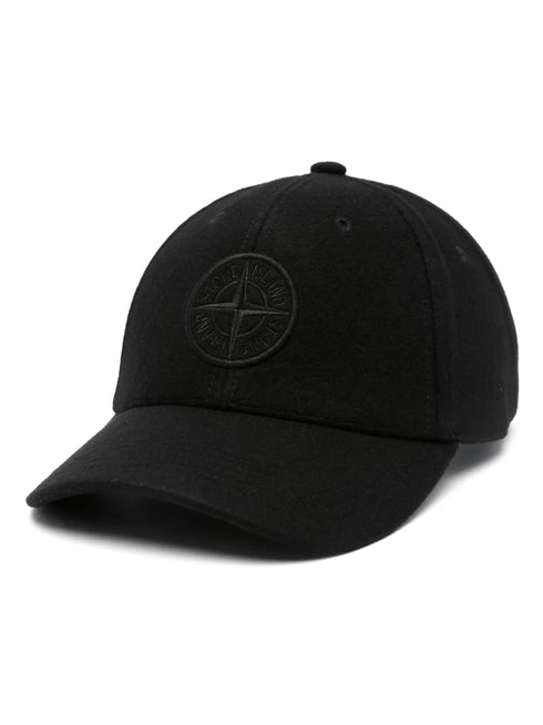 Stone Island
Compass-embroidered cap