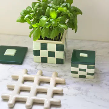 klevering Trivet grid speckle